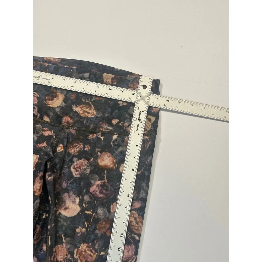 Lululemon Wunder Under Crop II Scallop Frosted Rose Multi Melanite Floral Size 4